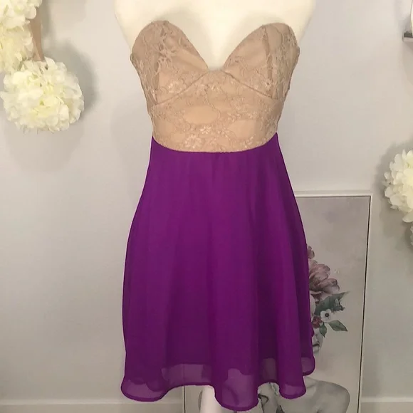 strapless dress with flowy bottom 'Sasha' Strapless Flowy Dress Black main image 1